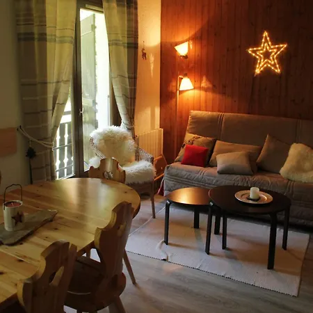 Appartement For 6 People In